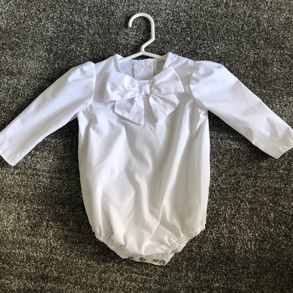 Beaufort bonnet white blouse